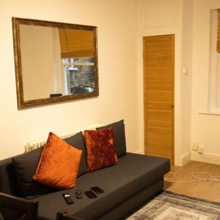 דירות לונדון Manor Court מראה חיצוני תמונה